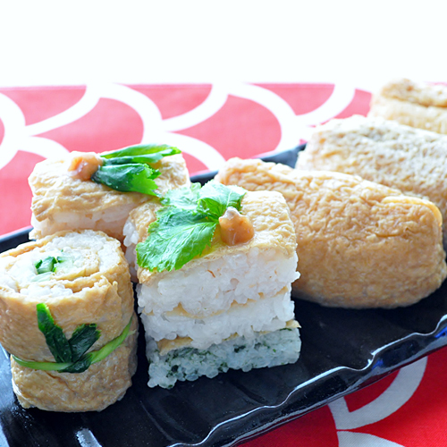 甘辛く煮詰めた油揚げがおいしい